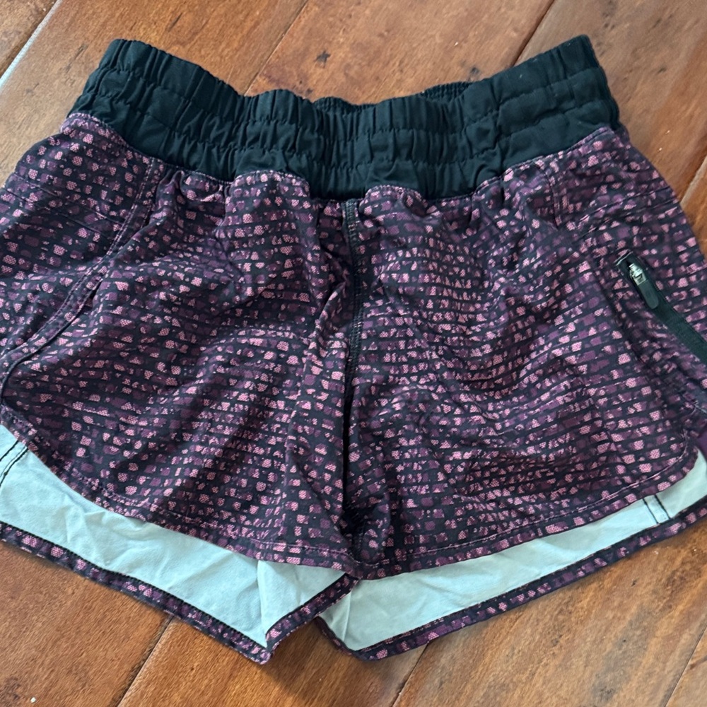 Lulu Women's Black and Pink Patterned Shorts size 6
